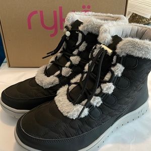 Ryka snowbound boot size 8W Black NWT